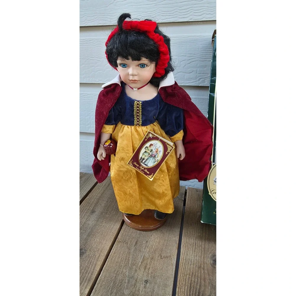 Geppeddo Fairy Tale Series Snow White Porcelain Doll 16 inch with Stand and Box